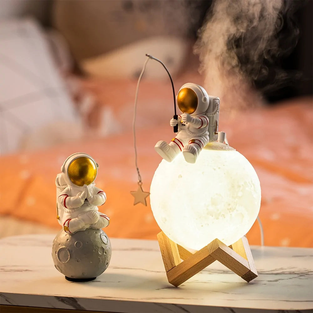 Astronaut Night Light Humidifier - No doubt desktop